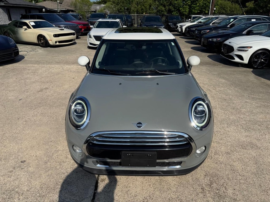 MINI Hardtop 4 Door Vehicle Full-screen Gallery Image 03