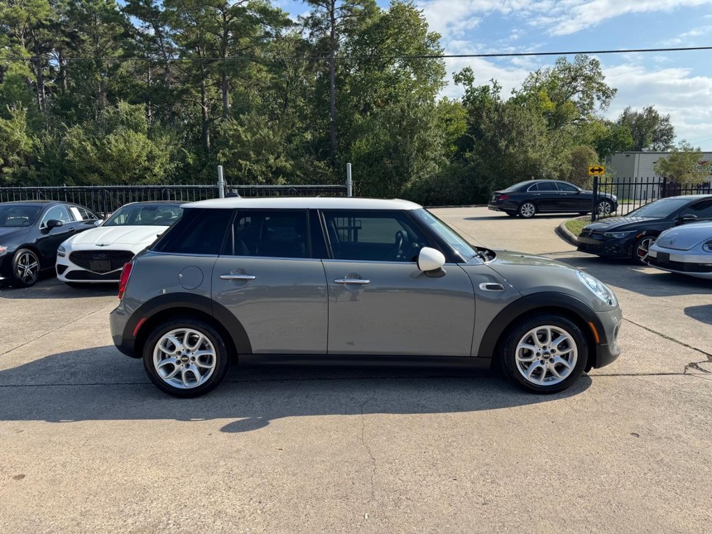 MINI Hardtop 4 Door Vehicle Full-screen Gallery Image 05