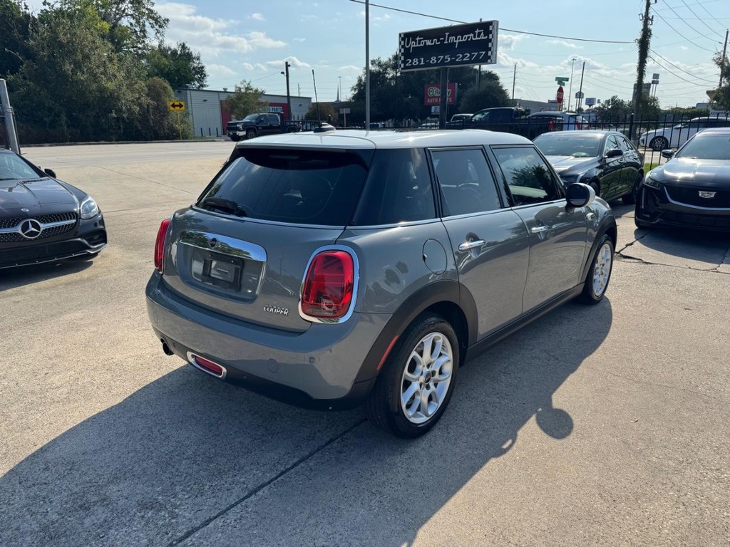 MINI Hardtop 4 Door Vehicle Full-screen Gallery Image 06