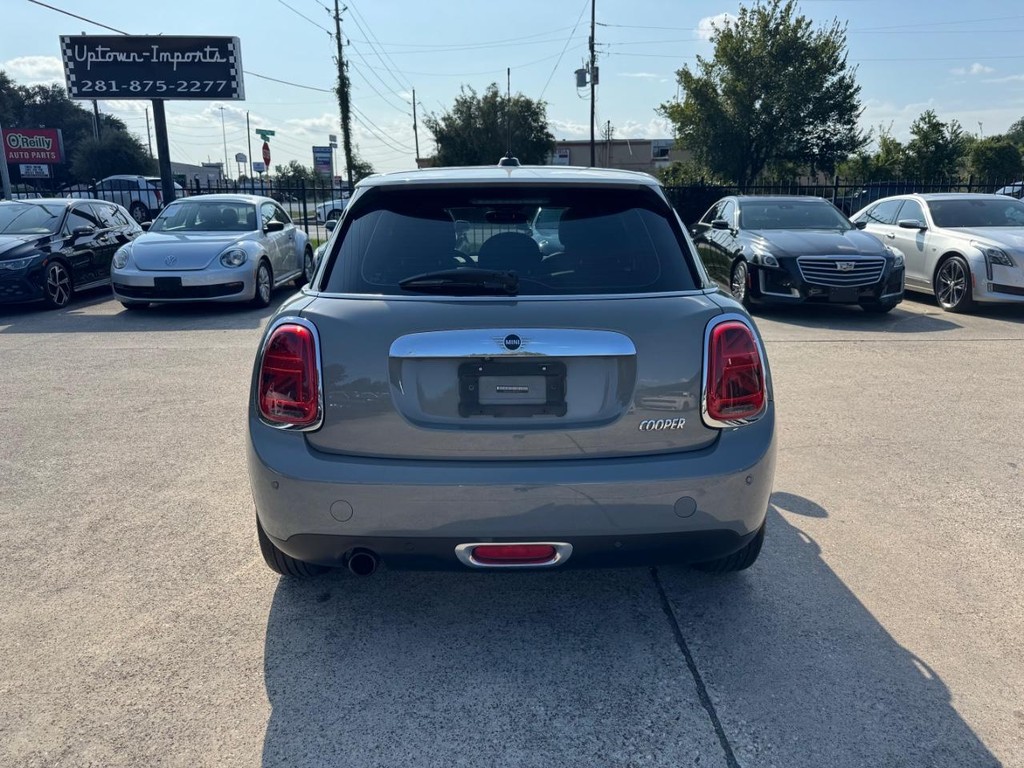 MINI Hardtop 4 Door Vehicle Full-screen Gallery Image 07