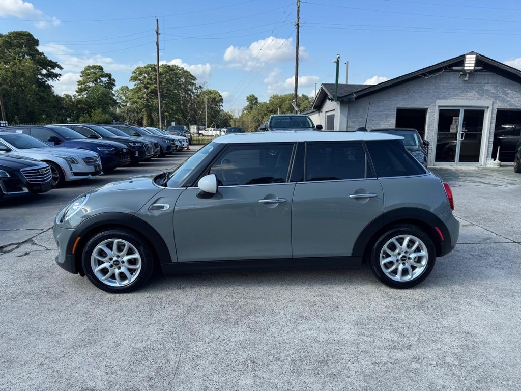 MINI Hardtop 4 Door Vehicle Full-screen Gallery Image 09
