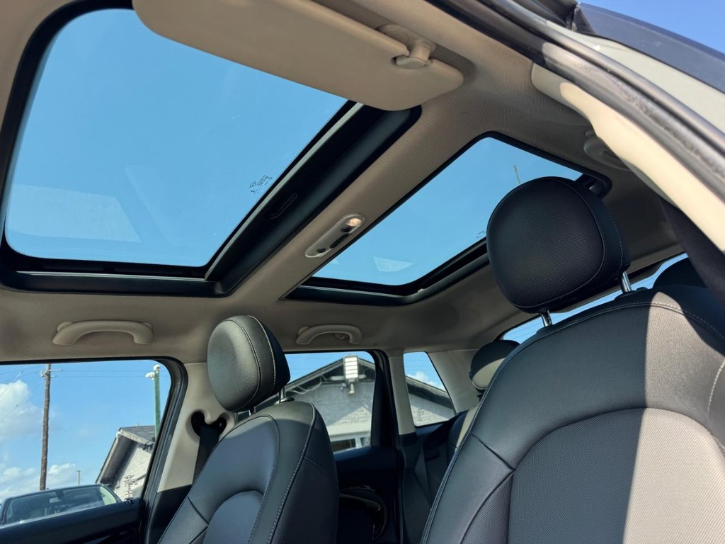 MINI Hardtop 4 Door Vehicle Full-screen Gallery Image 26