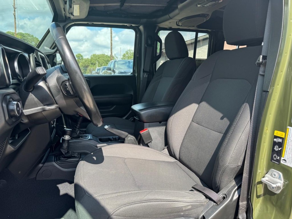 Jeep Wrangler Vehicle Full-screen Gallery Image 11