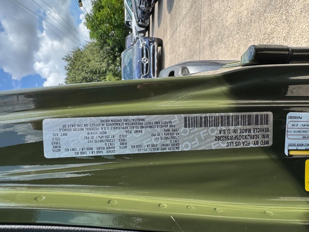 Jeep Wrangler Vehicle Full-screen Gallery Image 28