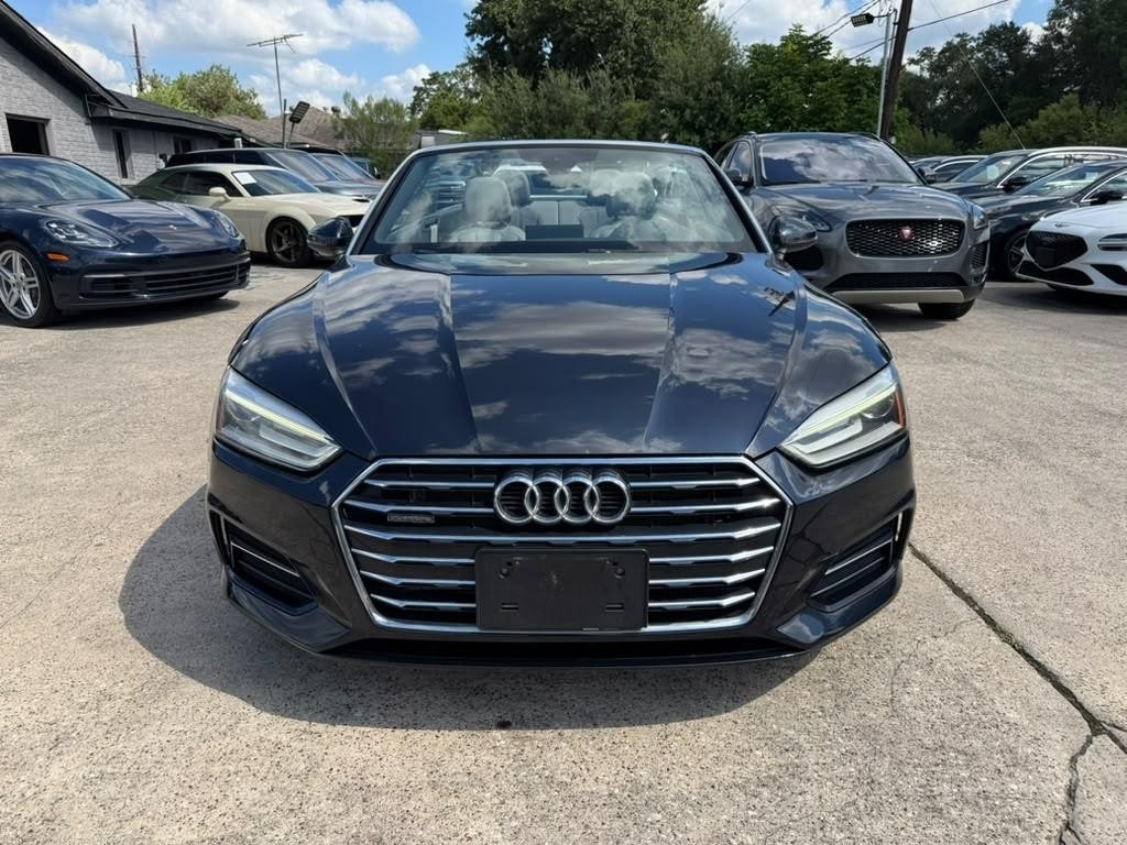 Audi A5 Cabriolet Vehicle Full-screen Gallery Image 04