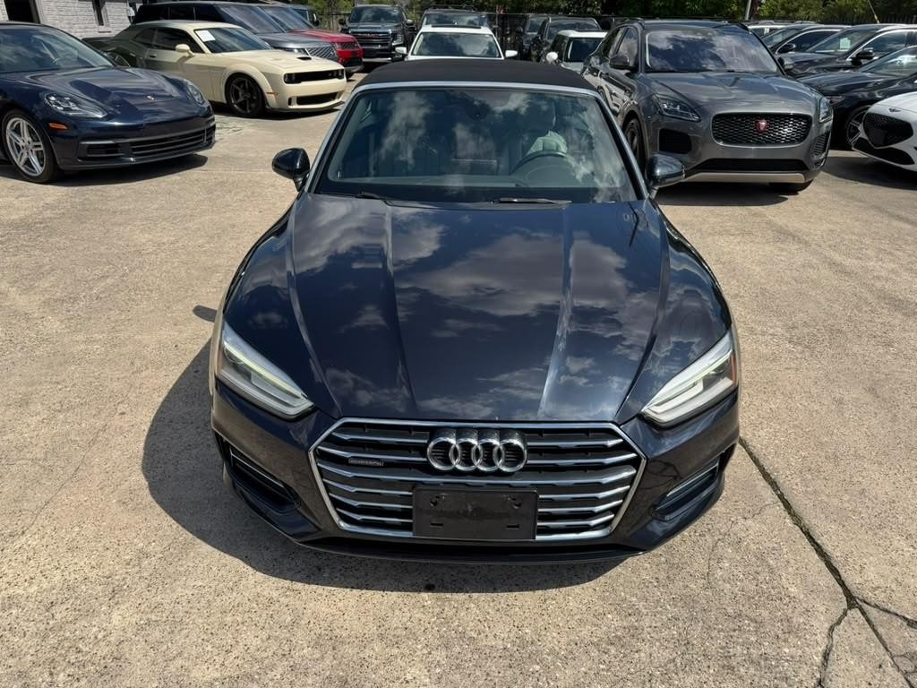 Audi A5 Cabriolet Vehicle Full-screen Gallery Image 05