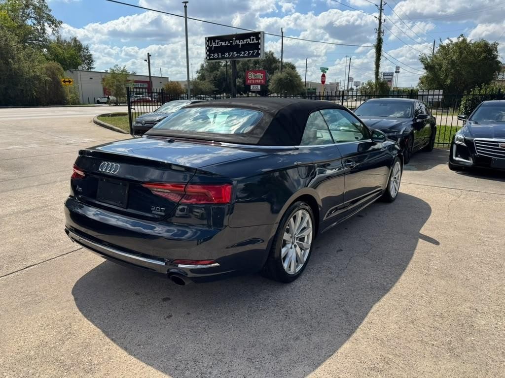 Audi A5 Cabriolet Vehicle Full-screen Gallery Image 11