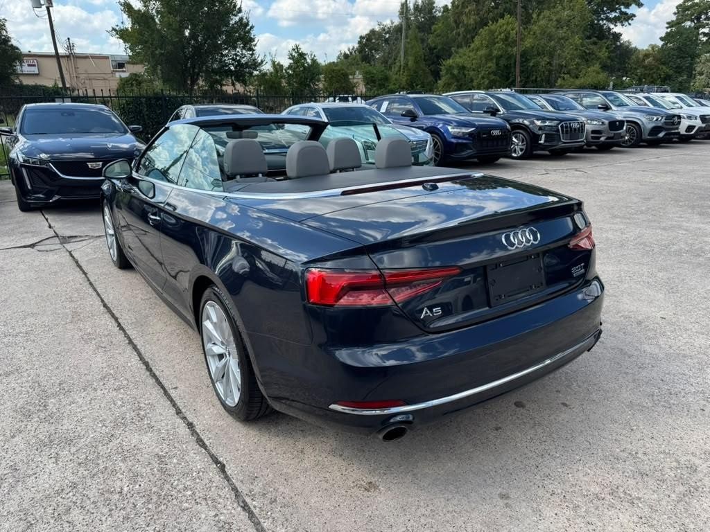 Audi A5 Cabriolet Vehicle Full-screen Gallery Image 16