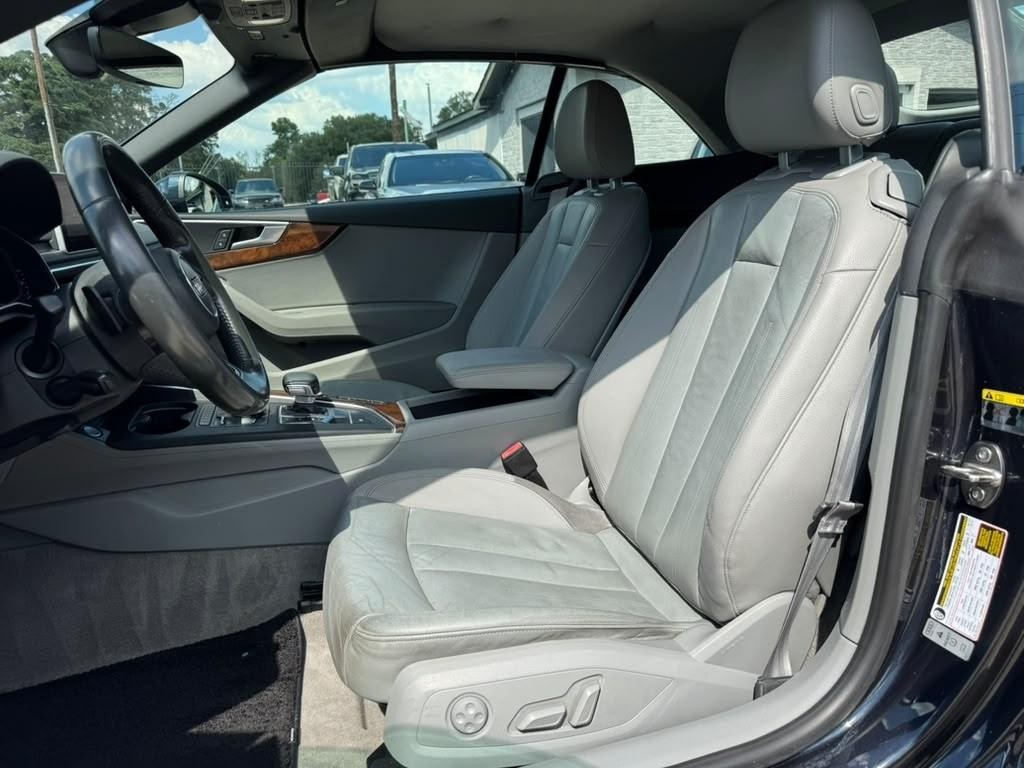 Audi A5 Cabriolet Vehicle Full-screen Gallery Image 20