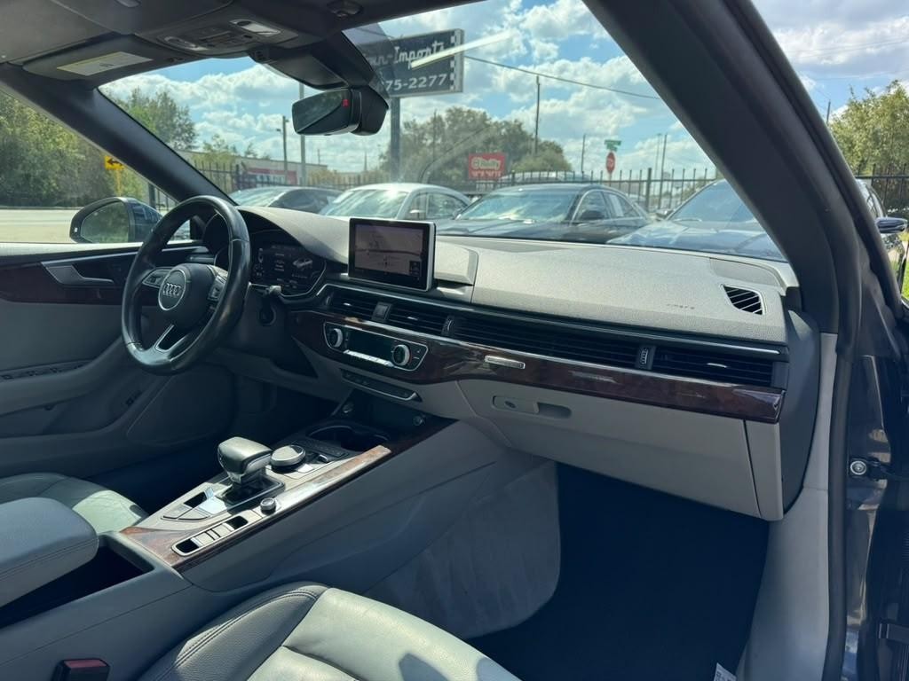 Audi A5 Cabriolet Vehicle Full-screen Gallery Image 22