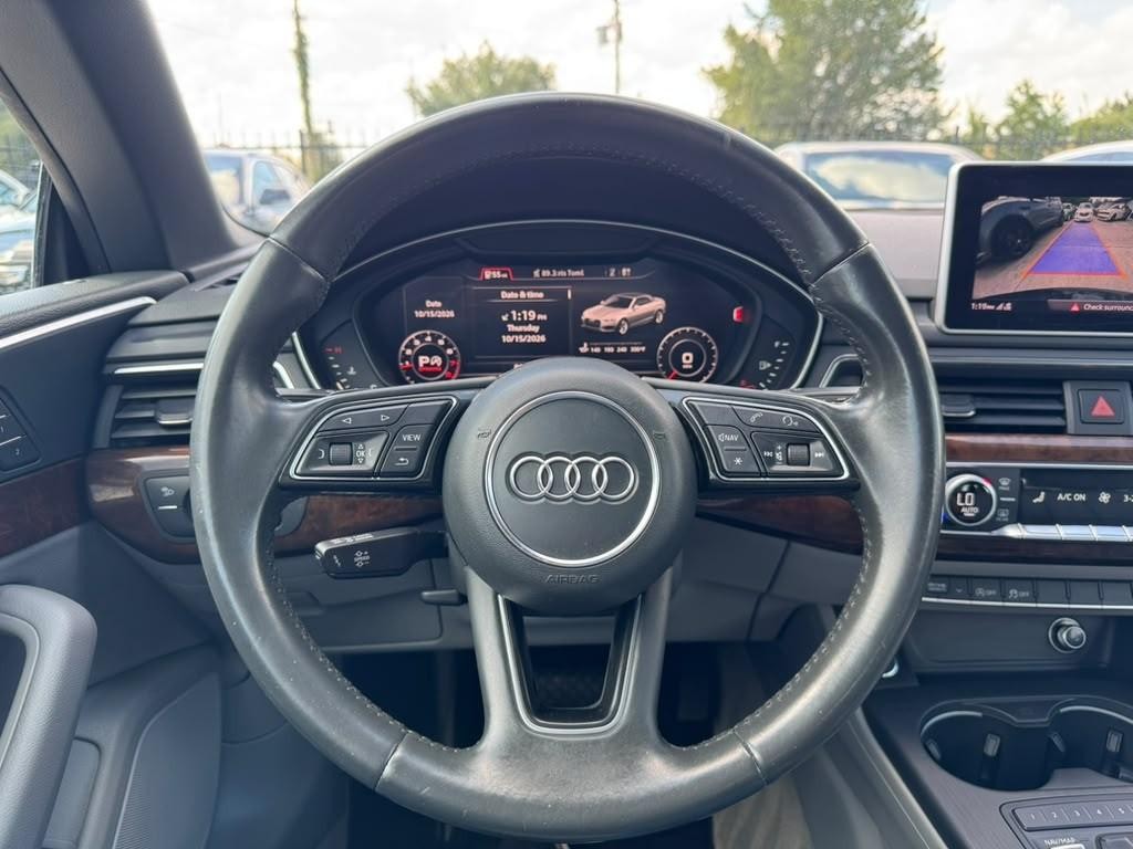 Audi A5 Cabriolet Vehicle Full-screen Gallery Image 27
