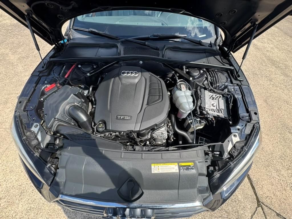 Audi A5 Cabriolet Vehicle Full-screen Gallery Image 35