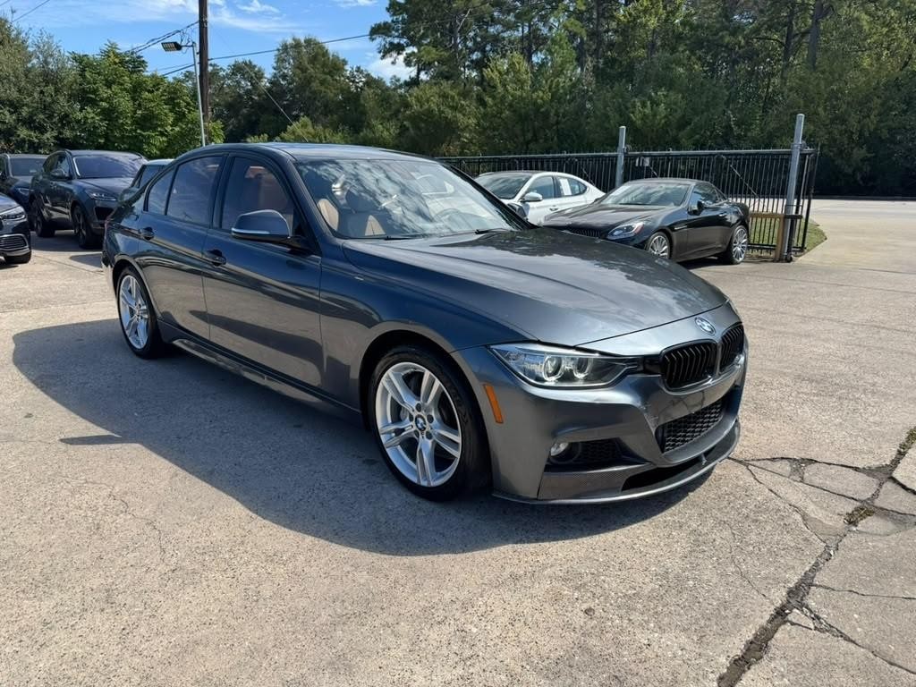 BMW 335i Vehicle Full-screen Gallery Image 04
