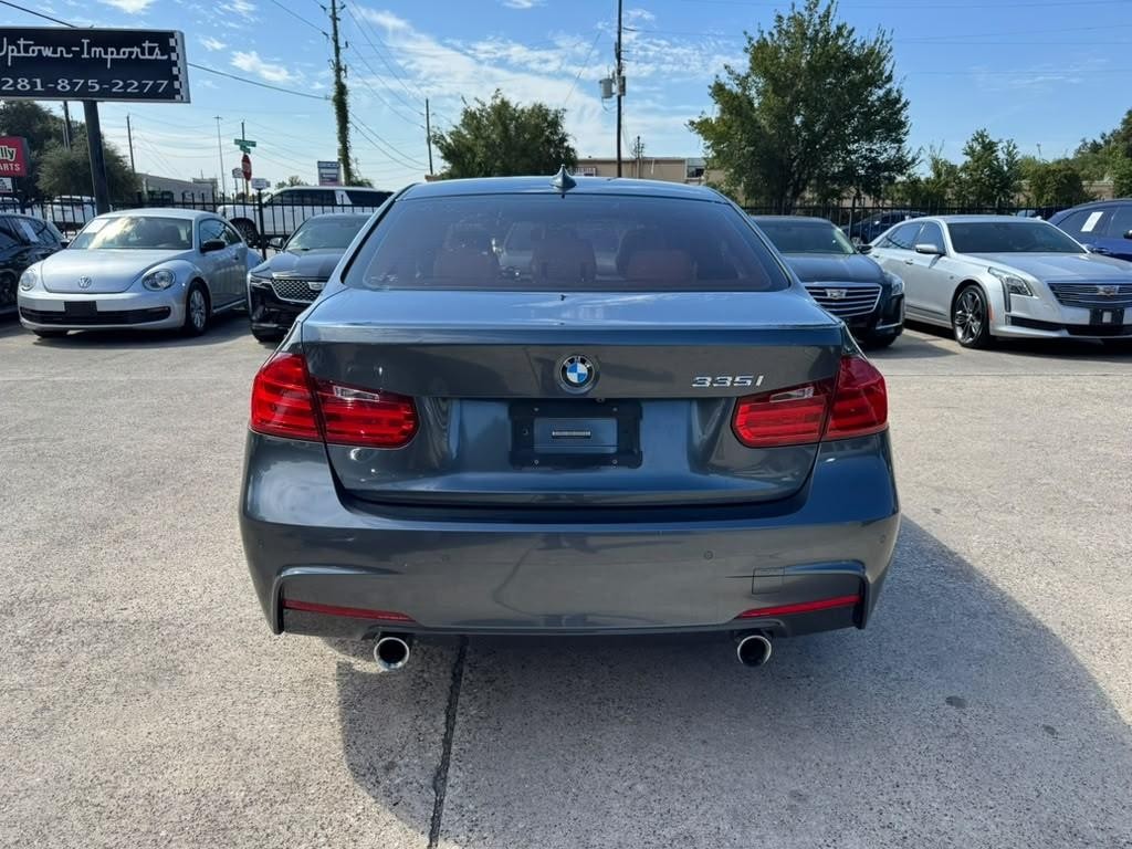 BMW 335i Vehicle Full-screen Gallery Image 07
