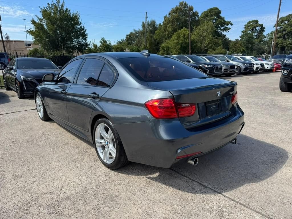 BMW 335i Vehicle Full-screen Gallery Image 08