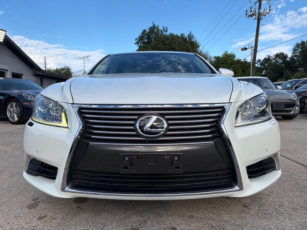 Lexus LS 460 Vehicle Full-screen Gallery Image 02