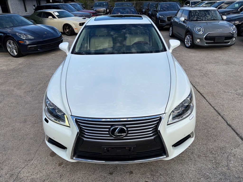 Lexus LS 460 Vehicle Full-screen Gallery Image 03