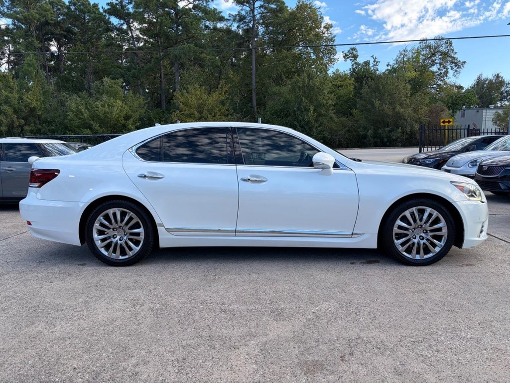 Lexus LS 460 Vehicle Full-screen Gallery Image 05