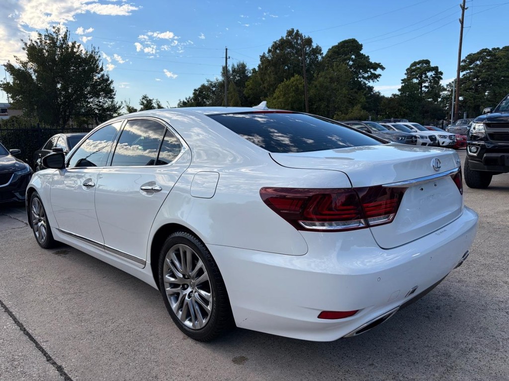 Lexus LS 460 Vehicle Full-screen Gallery Image 08