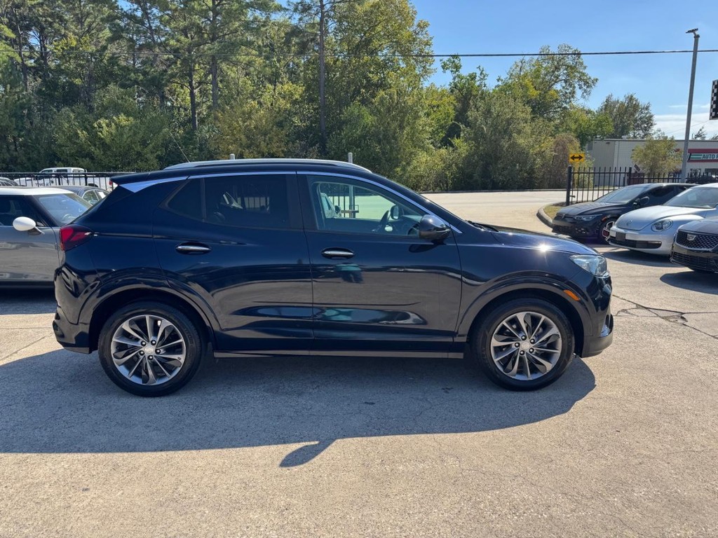 Buick Encore GX Vehicle Full-screen Gallery Image 05