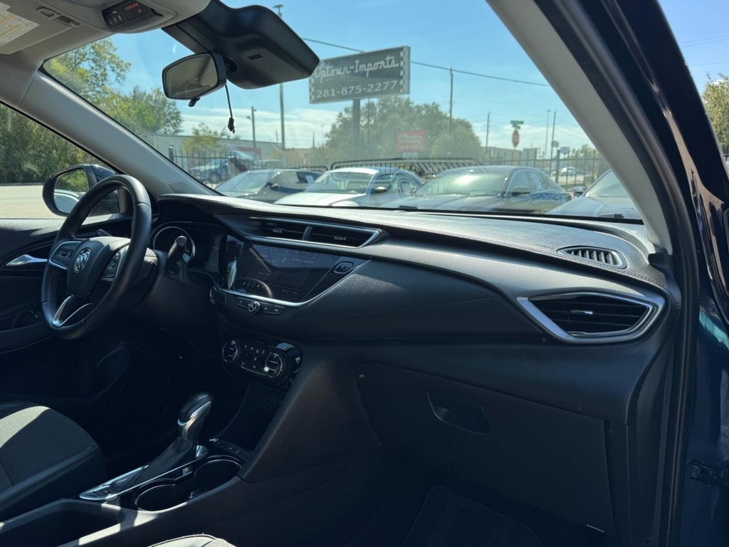 Buick Encore GX Vehicle Full-screen Gallery Image 13