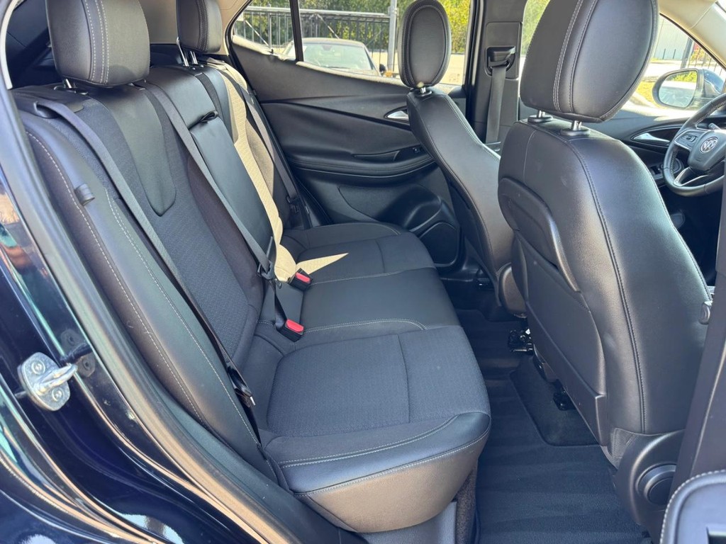 Buick Encore GX Vehicle Full-screen Gallery Image 16