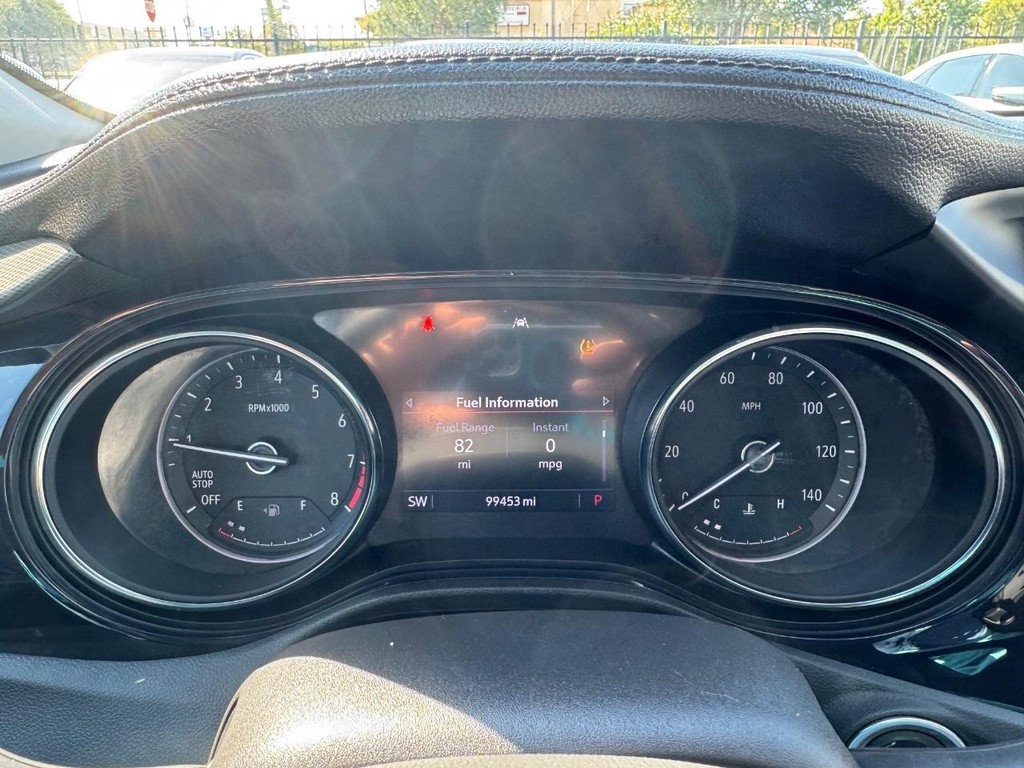 Buick Encore GX Vehicle Full-screen Gallery Image 21