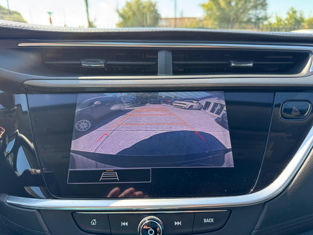 Buick Encore GX Vehicle Full-screen Gallery Image 25