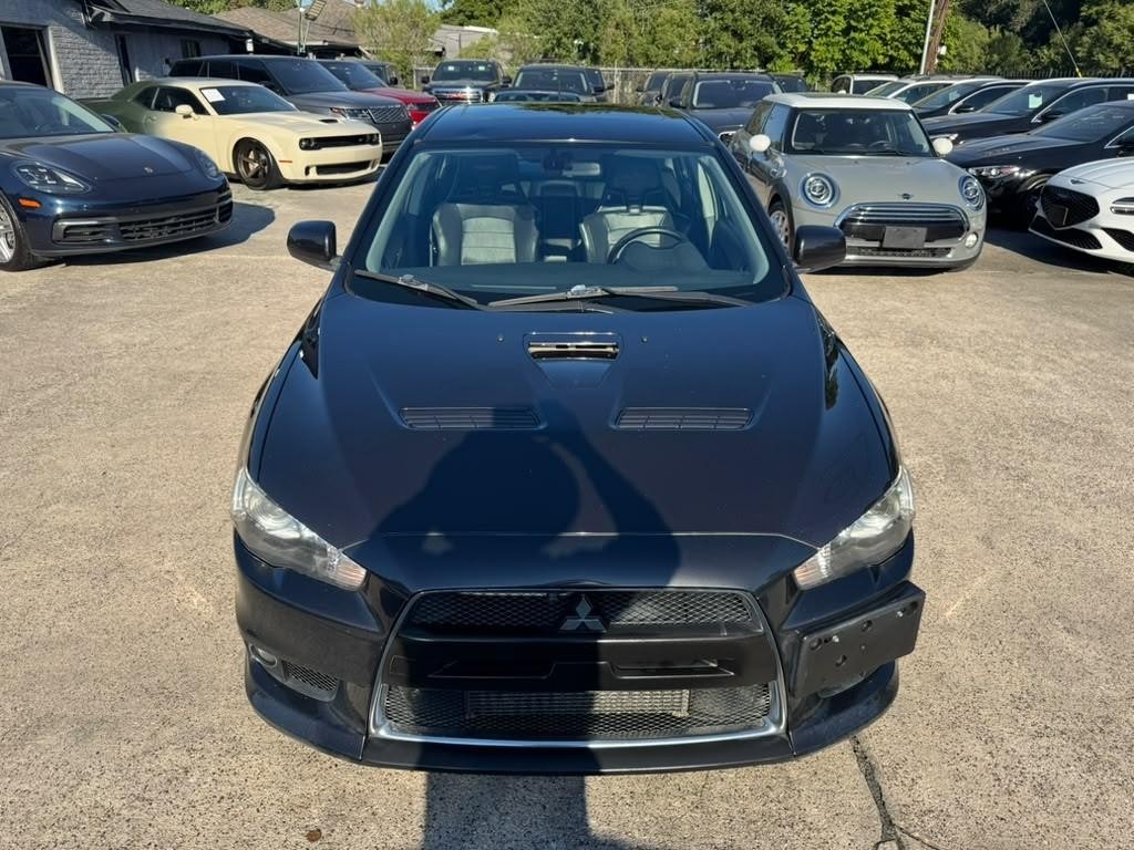 Mitsubishi Lancer Vehicle Full-screen Gallery Image 03