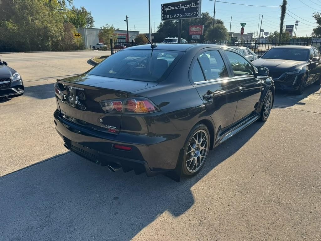 Mitsubishi Lancer Vehicle Full-screen Gallery Image 06