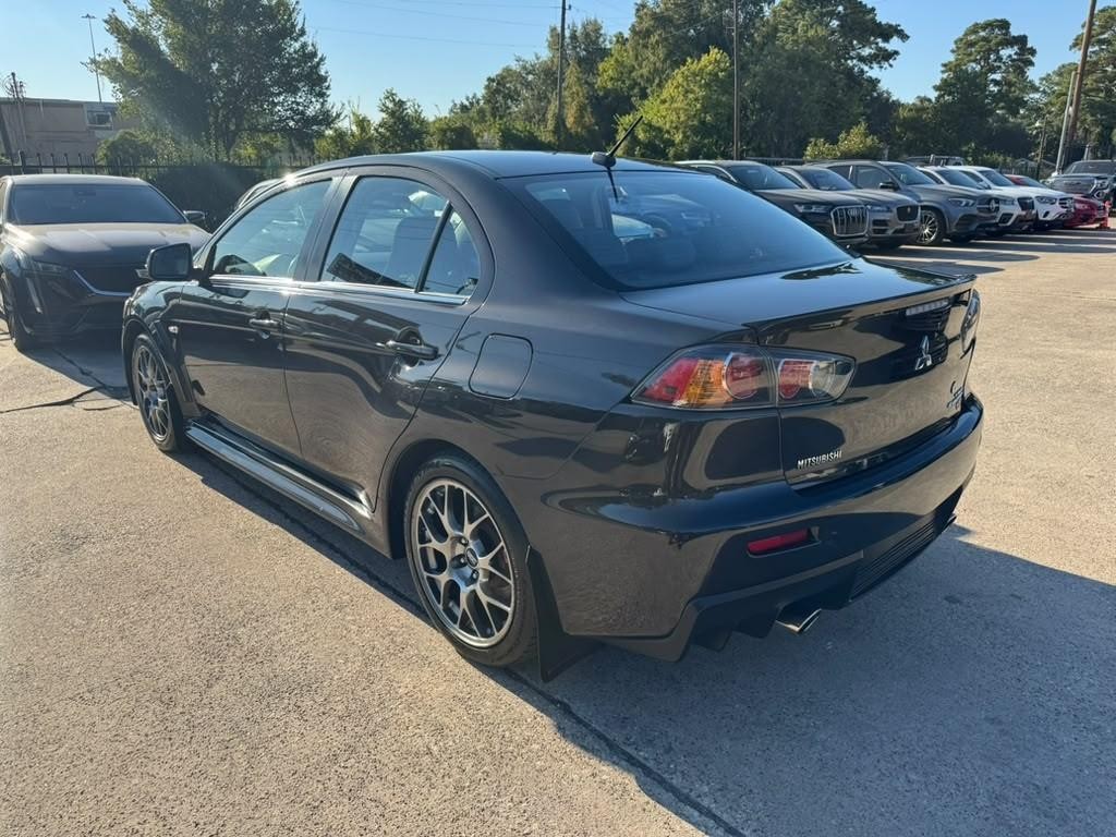 Mitsubishi Lancer Vehicle Full-screen Gallery Image 08