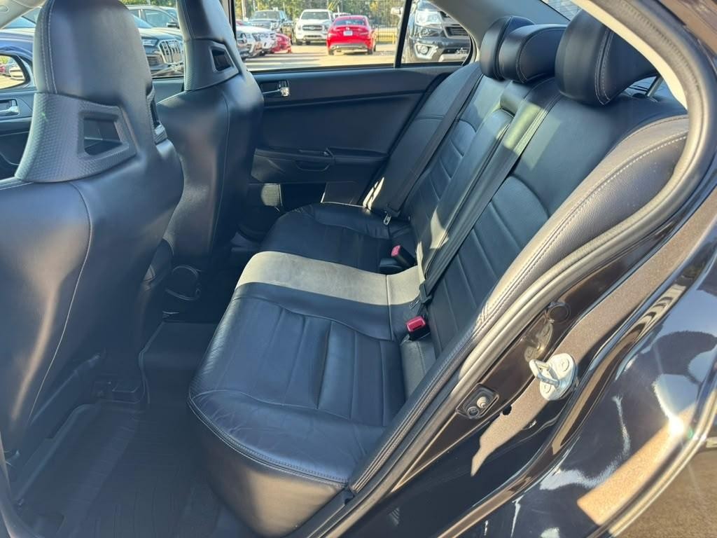 Mitsubishi Lancer Vehicle Full-screen Gallery Image 18