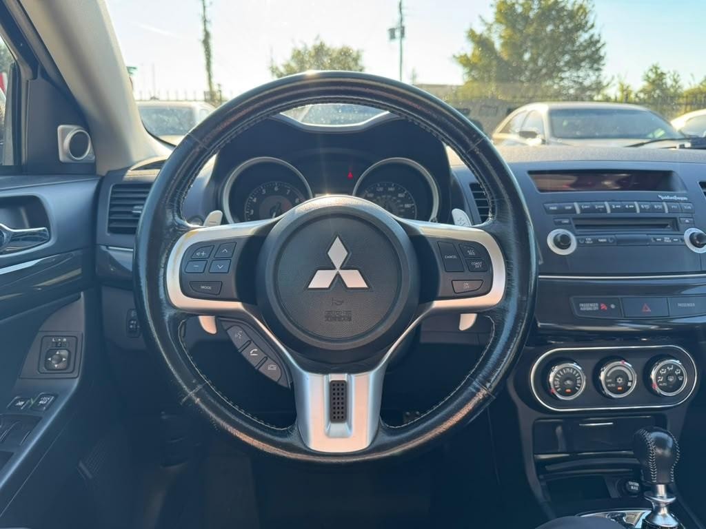 Mitsubishi Lancer Vehicle Full-screen Gallery Image 20