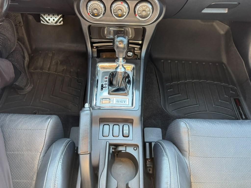 Mitsubishi Lancer Vehicle Full-screen Gallery Image 23