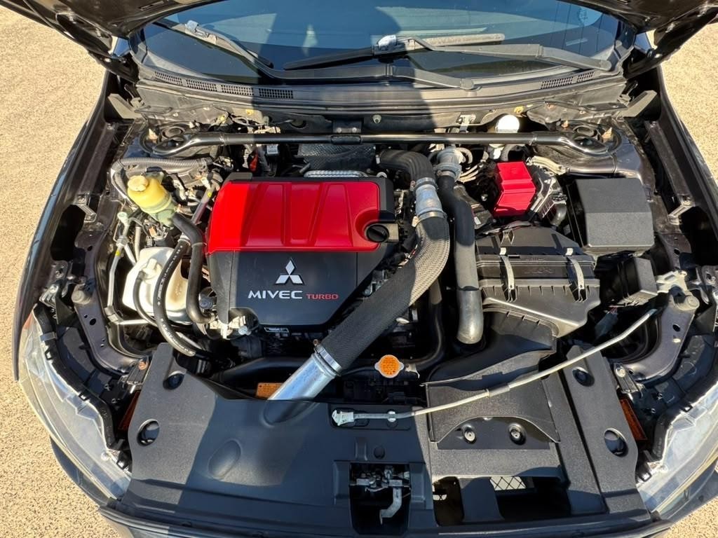 Mitsubishi Lancer Vehicle Full-screen Gallery Image 26
