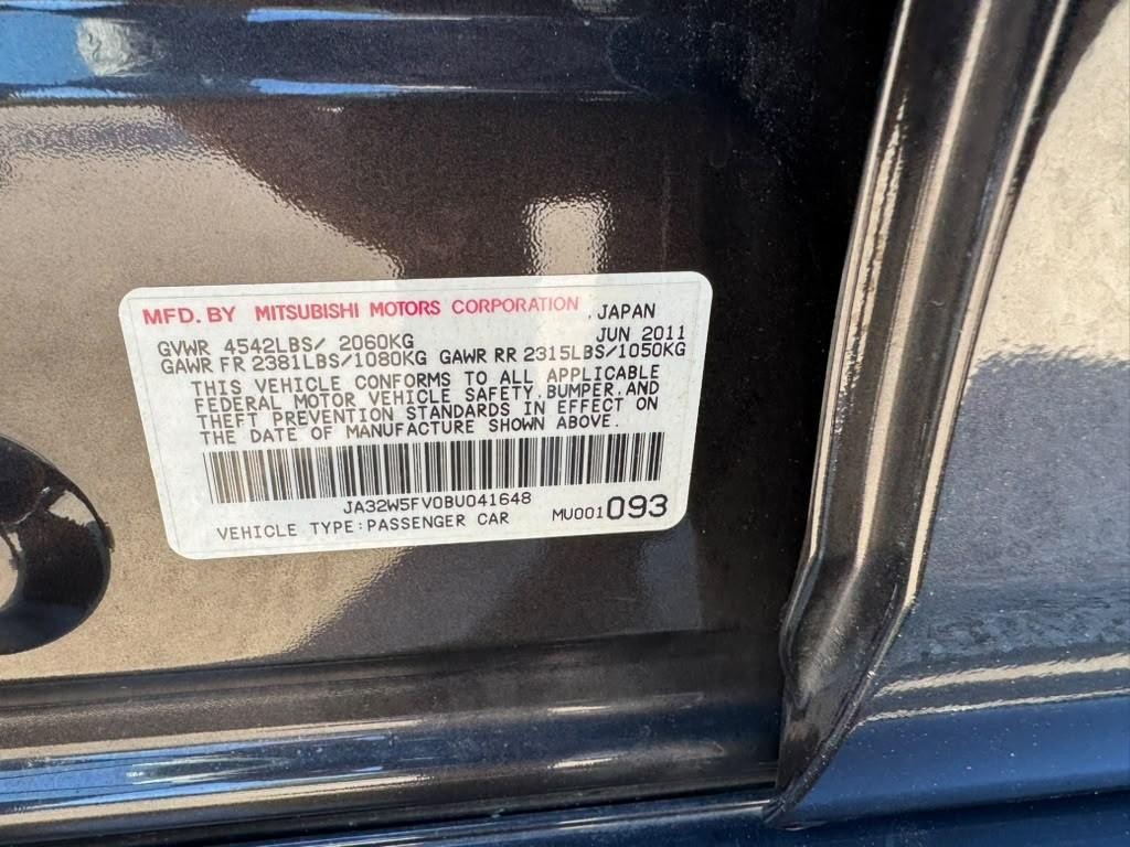 Mitsubishi Lancer Vehicle Full-screen Gallery Image 27