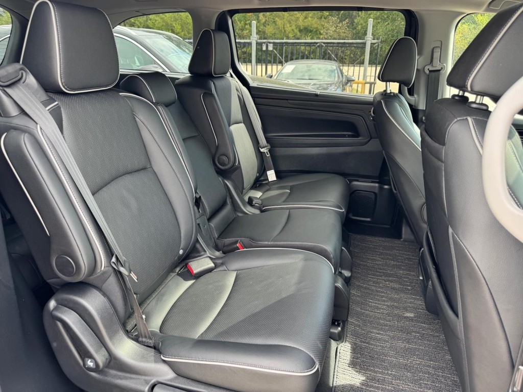 Honda Odyssey Vehicle Full-screen Gallery Image 15