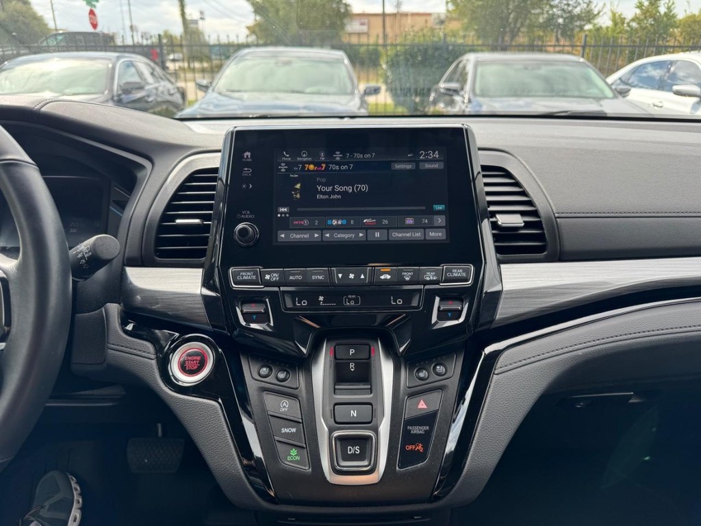 Honda Odyssey Vehicle Full-screen Gallery Image 24