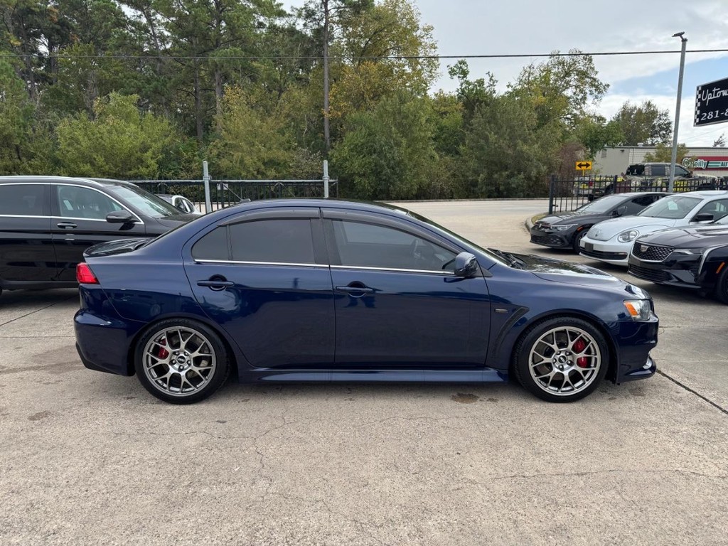 Mitsubishi Lancer Evolution Vehicle Full-screen Gallery Image 05
