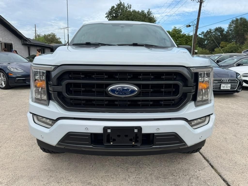 Ford F-150 Vehicle Full-screen Gallery Image 02