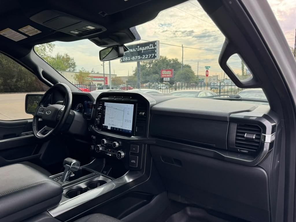 Ford F-150 Vehicle Full-screen Gallery Image 13