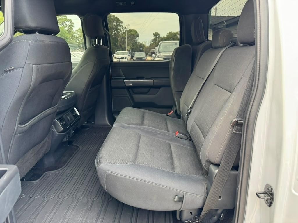 Ford F-150 Vehicle Full-screen Gallery Image 18