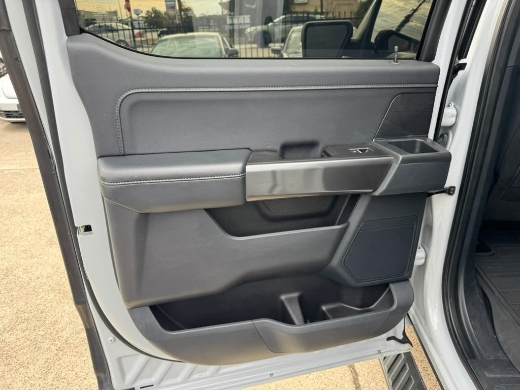 Ford F-150 Vehicle Full-screen Gallery Image 19
