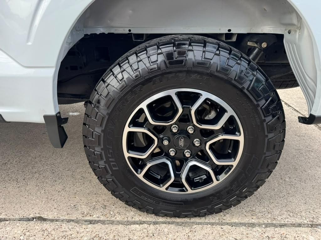 Ford F-150 Vehicle Full-screen Gallery Image 27
