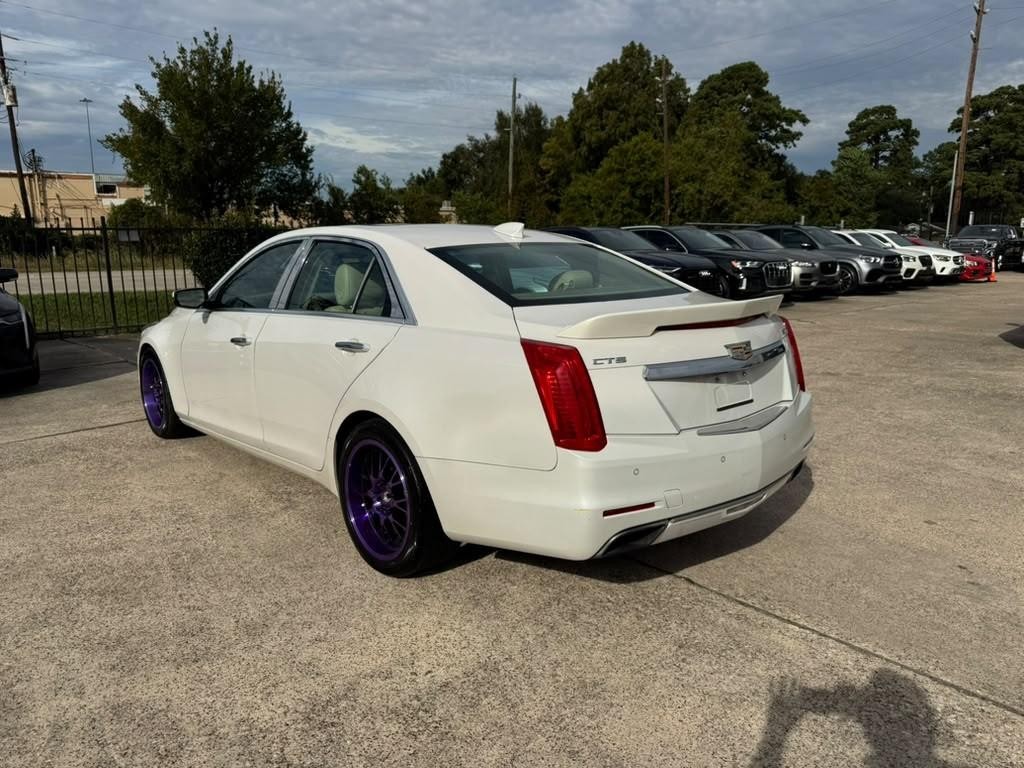 Cadillac CTS Sedan Vehicle Full-screen Gallery Image 08