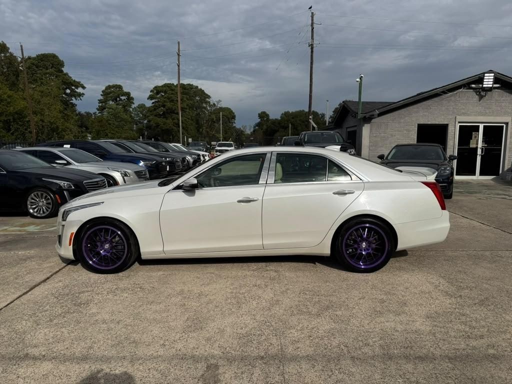 Cadillac CTS Sedan Vehicle Full-screen Gallery Image 09