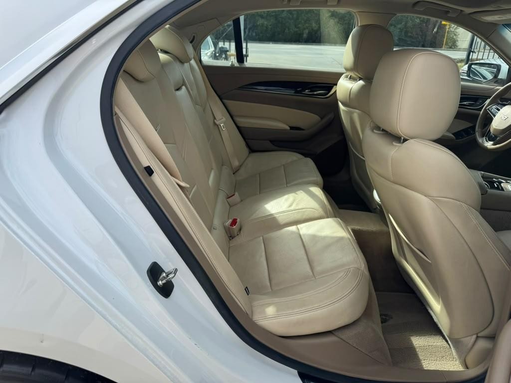Cadillac CTS Sedan Vehicle Full-screen Gallery Image 16