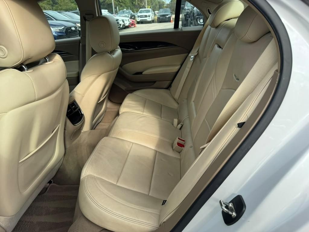 Cadillac CTS Sedan Vehicle Full-screen Gallery Image 18