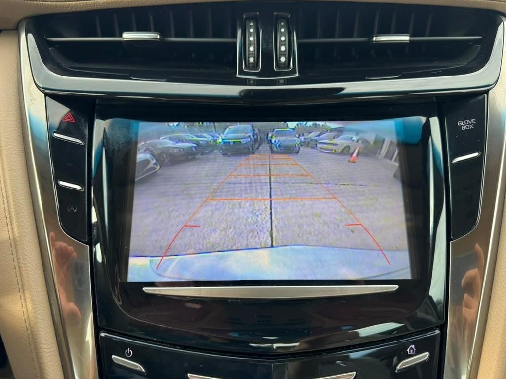 Cadillac CTS Sedan Vehicle Full-screen Gallery Image 23