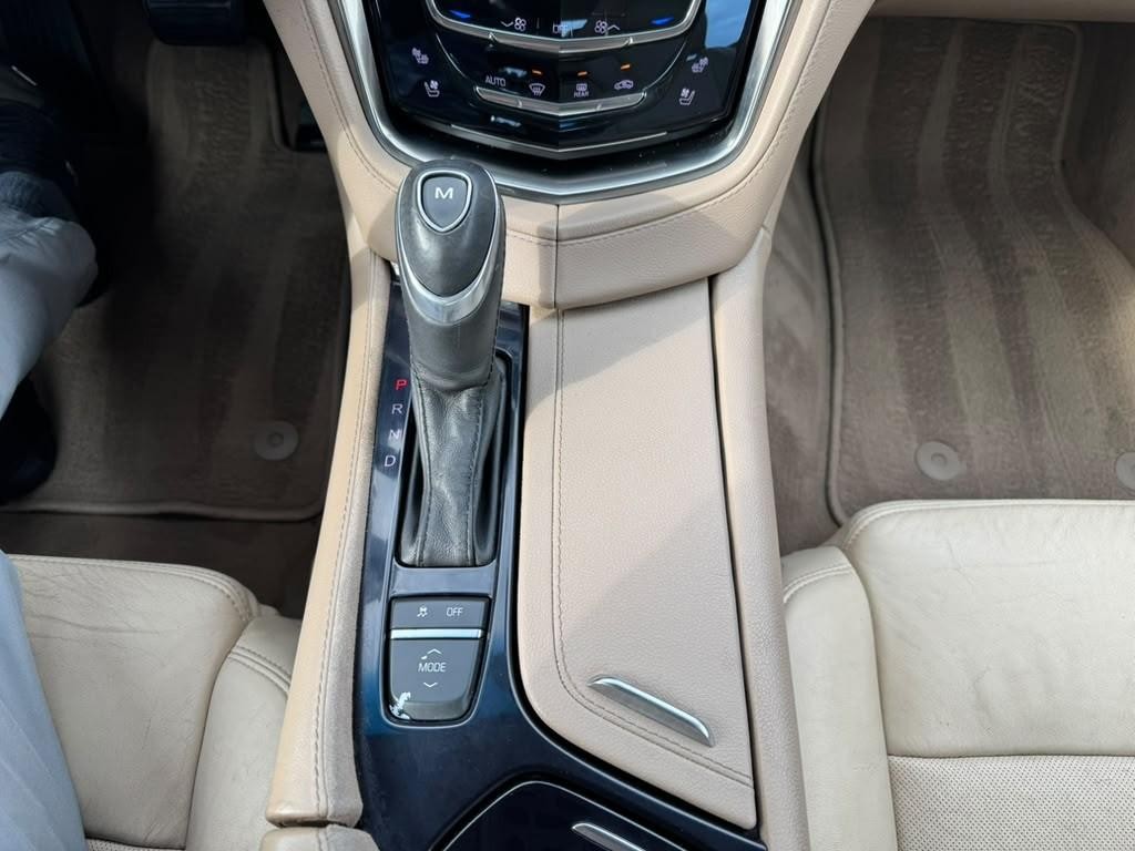 Cadillac CTS Sedan Vehicle Full-screen Gallery Image 25